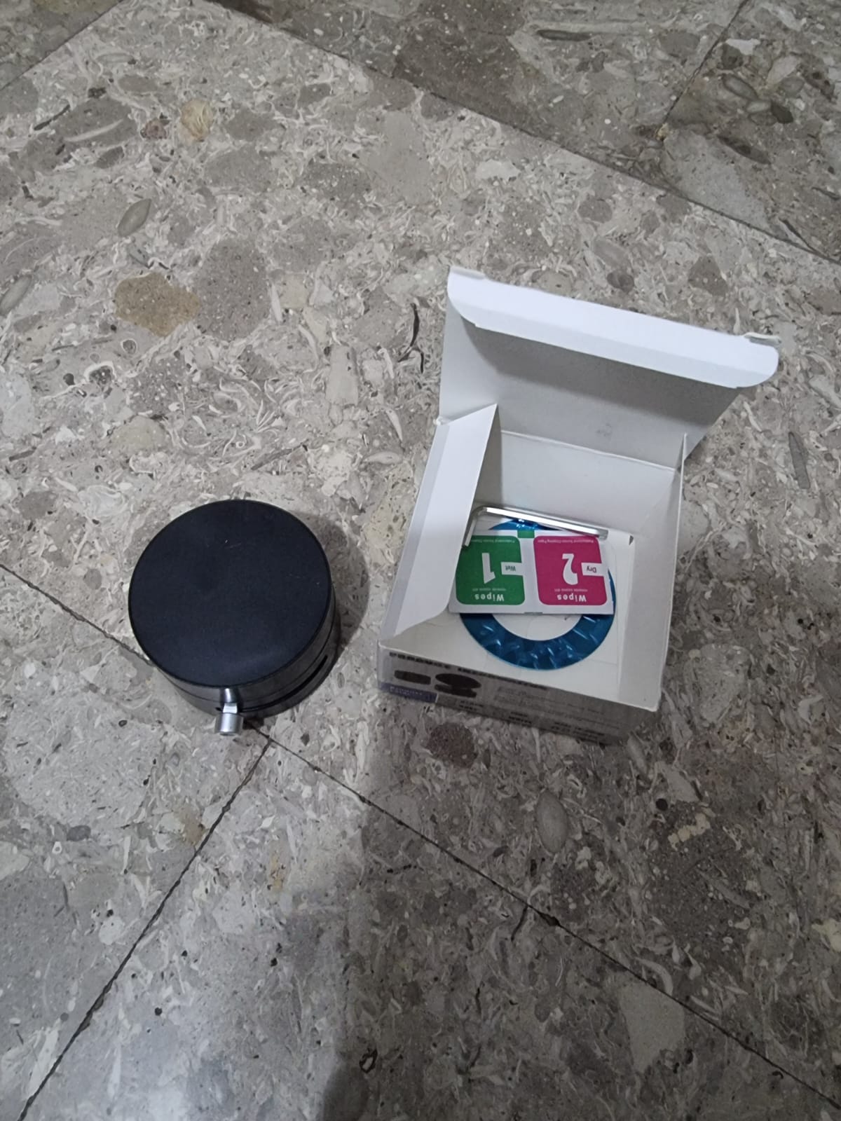 Vacuum Double Sided Magnetic Phone Holder/Stand - π Free Shipping on Limited Stock